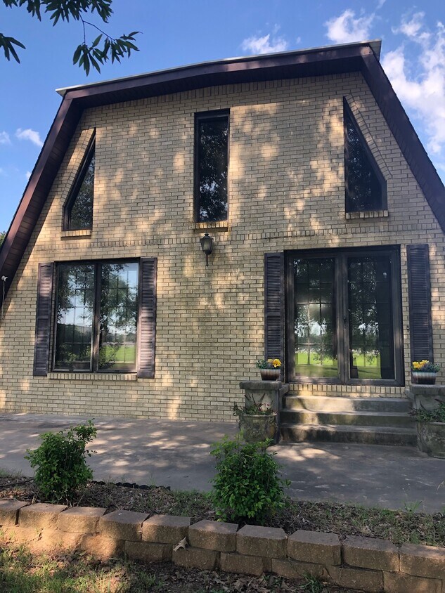Primary Photo - 604 N 9th St