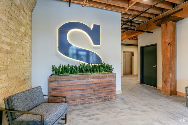 Interior Photo - Serif MKE