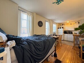 Building Photo - 59 Trumbull St