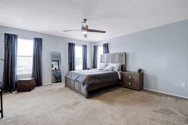 Building Photo - Rental