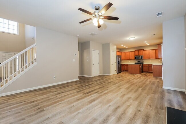 Building Photo - 908 Maple Leaf Dr