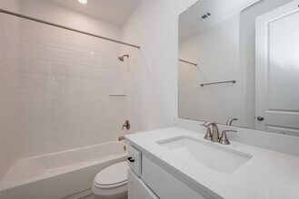 Building Photo - 11430 Gossamer Wing Ln