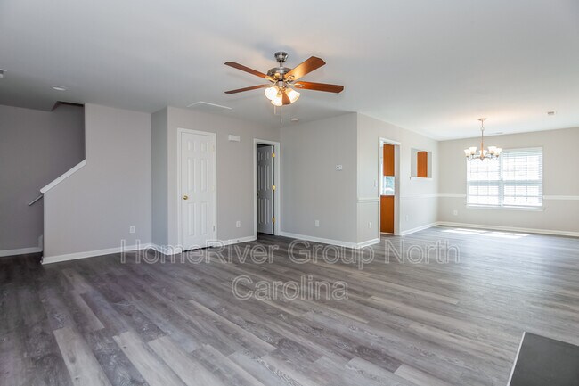 Building Photo - 7437 Hidden Creek Dr