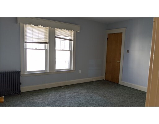 Building Photo - 77 Linwood St