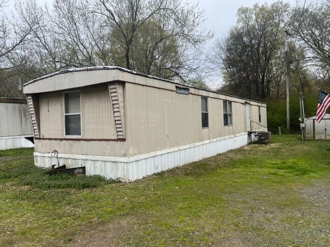Building Photo - 2119 Cliffwood Rd