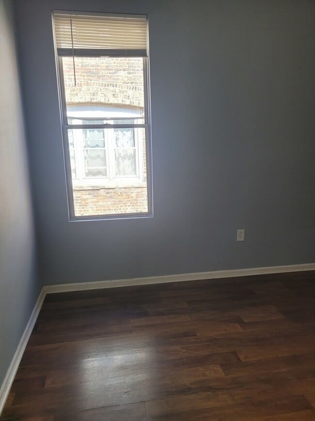 Building Photo - 1439 S Lawndale Ave