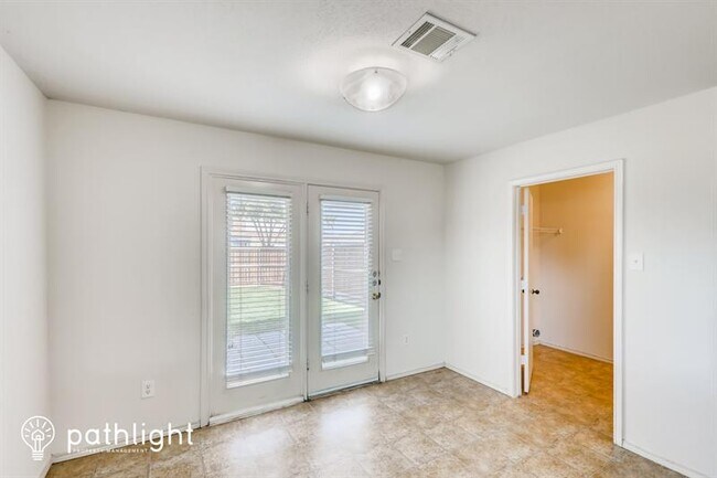 Foto del edificio - 201 Shady Oaks Ln