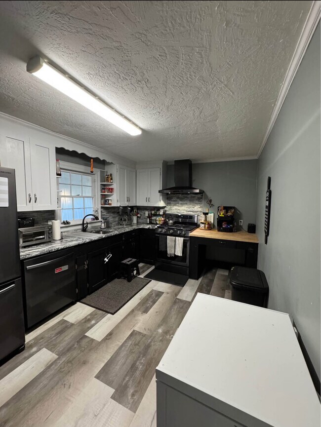 Foto del edificio - 1313 Camp St