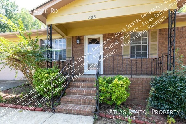 Building Photo - Stunning 4-Bedroom Home with Gourmet Kitch...