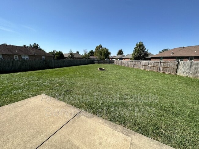 Building Photo - 1109 E.Chesapeake Drive