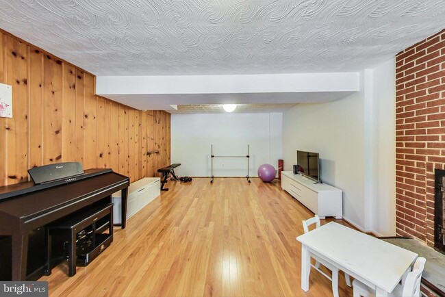 Building Photo - 6515 E Halbert Rd