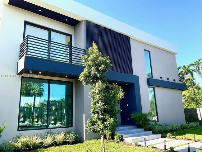 Foto del edificio - 1700 NE 18th St