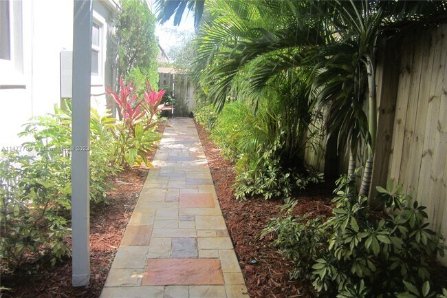 Building Photo - 1411 Washington St