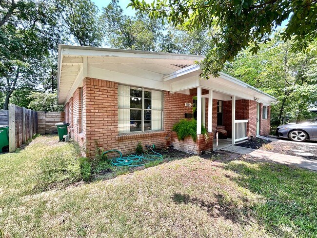 Building Photo - 3 BR / 2 BA Home for Rent