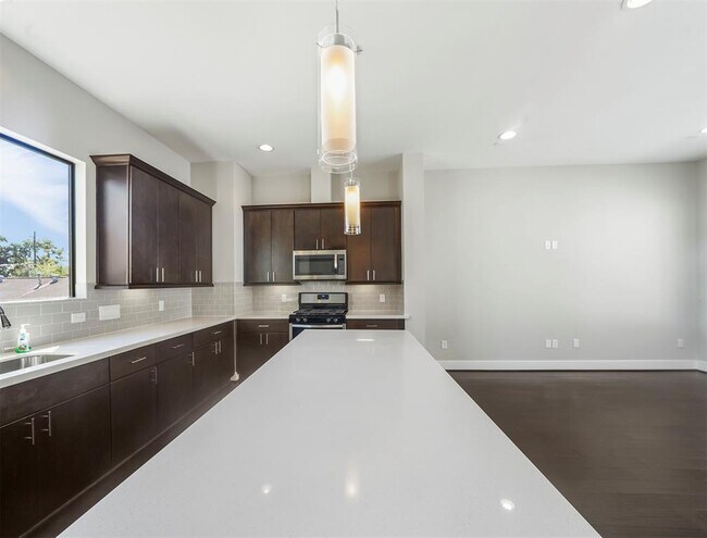 Foto del edificio - 1607a Milby St