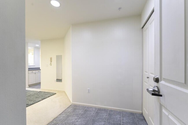 Foto del edificio - 2 bedroom in Seattle WA 98105