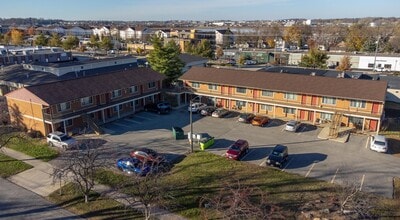 Building Photo - 221 19th Ave SW Building Photo - 221 19th Ave SW