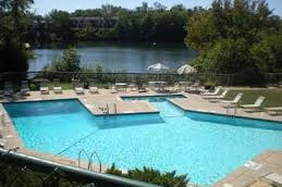Pool and the lake - 1446 Cliff Ct