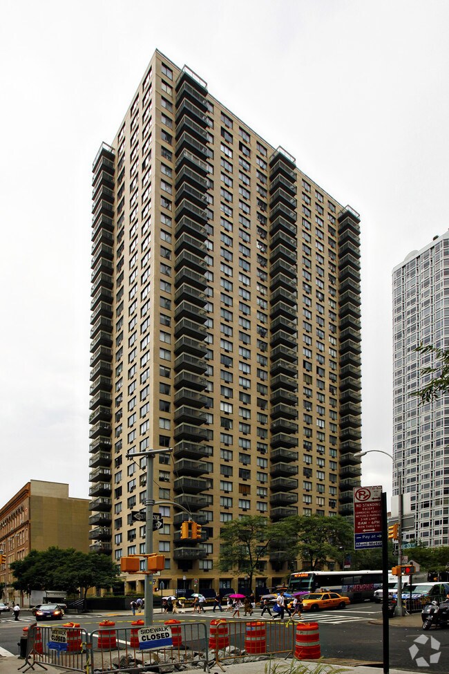 Laurence Towers Apartments New York Ny Apartments Com