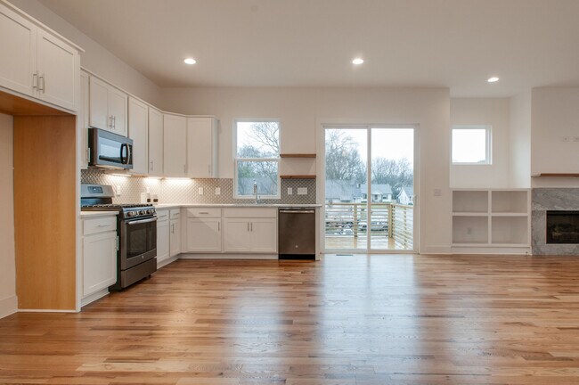 Foto del edificio - 3107 Mc Combs Ave