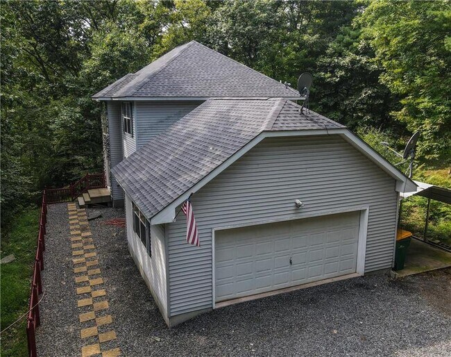 5000 Reservoir Rd, East Stroudsburg, PA 18302 House for Rent in East