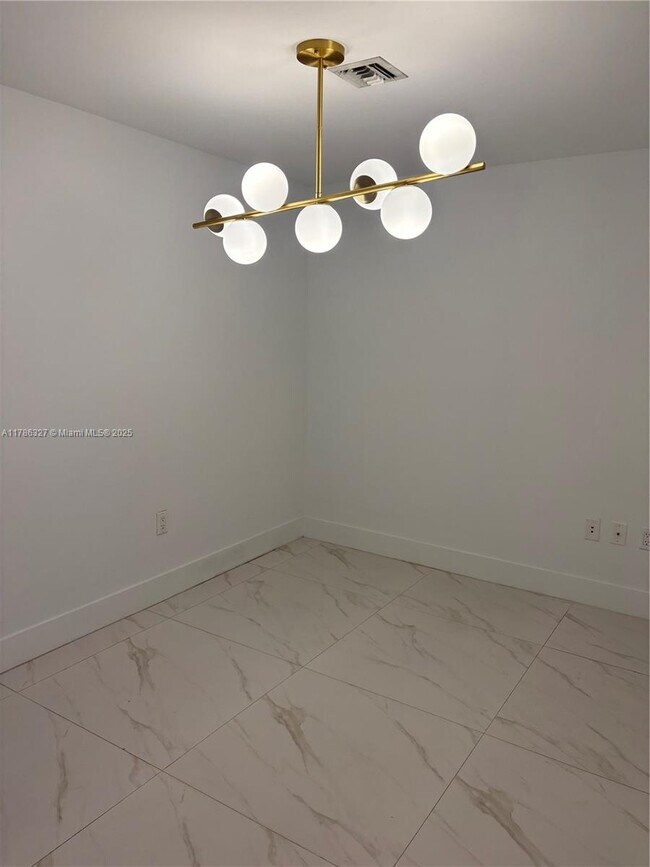 Foto del edificio - 16385 Biscayne Blvd