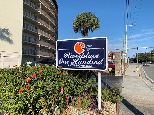 Foto del edificio - 100 Silver Beach Ave