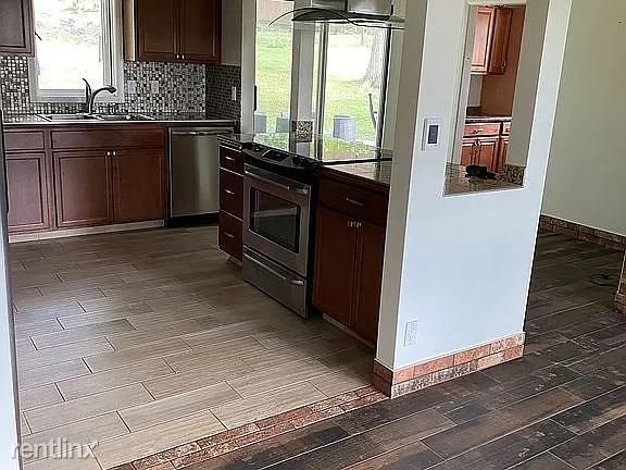 Building Photo - 3 br, 2 bath House - 8467 Royalhaven Dr