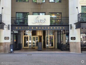 Building Photo - 127 N Tryon St