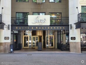 Building Photo - 127 N Tryon St