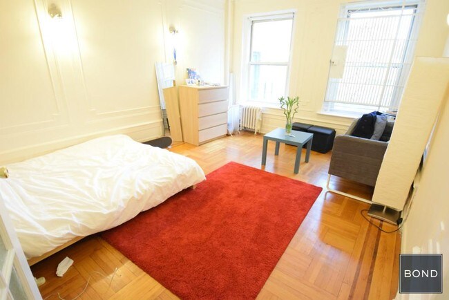 Foto del edificio - 245 E 5th St