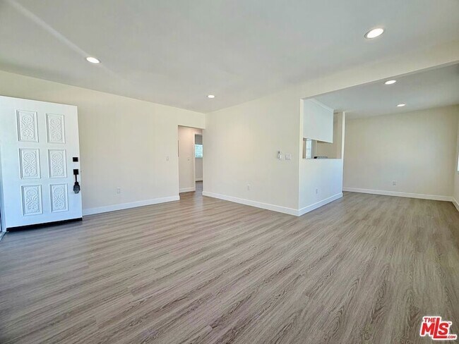 Foto del edificio - 410 E Cherry Ave
