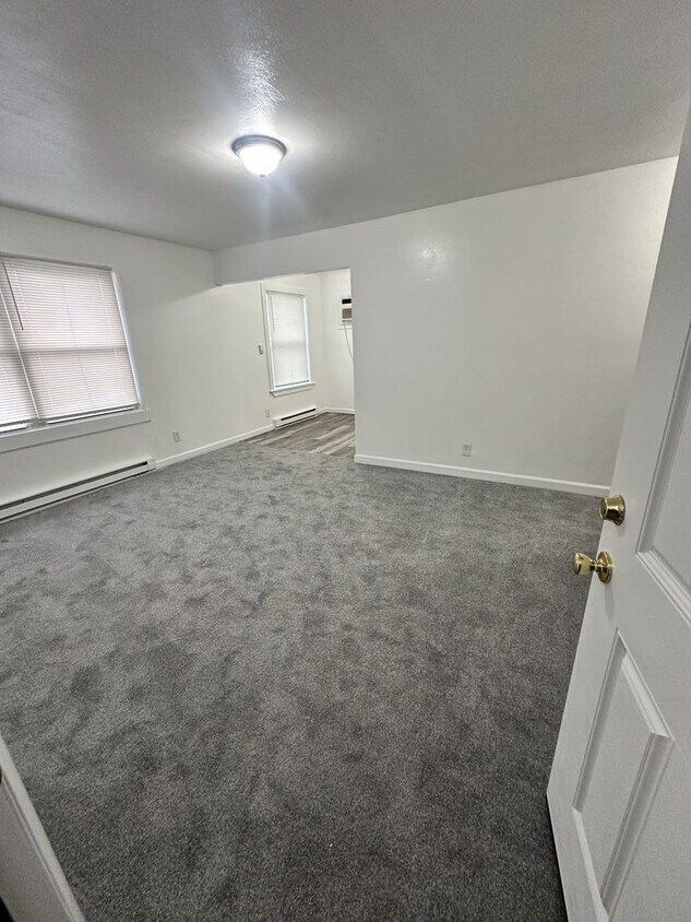 Foto principal - 3218 Flanders Ave