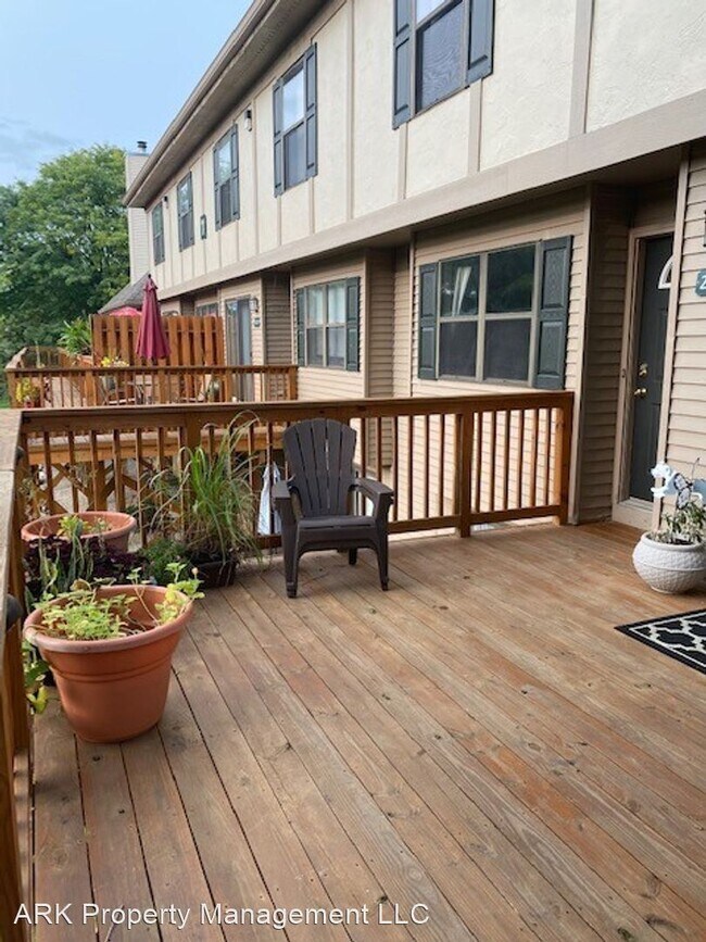 Foto del edificio - 2 br, 1.5 bath House - 24721 Primrose