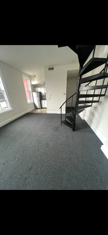 Building Photo - 11 2nd St