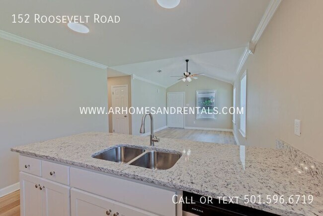 Foto del edificio - 152 Roosevelt Rd