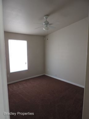 Building Photo - 9252 S Kings Ranch Rd