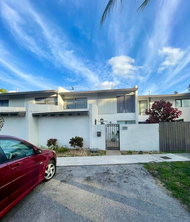 Building Photo - 6979 SW 110th Ct