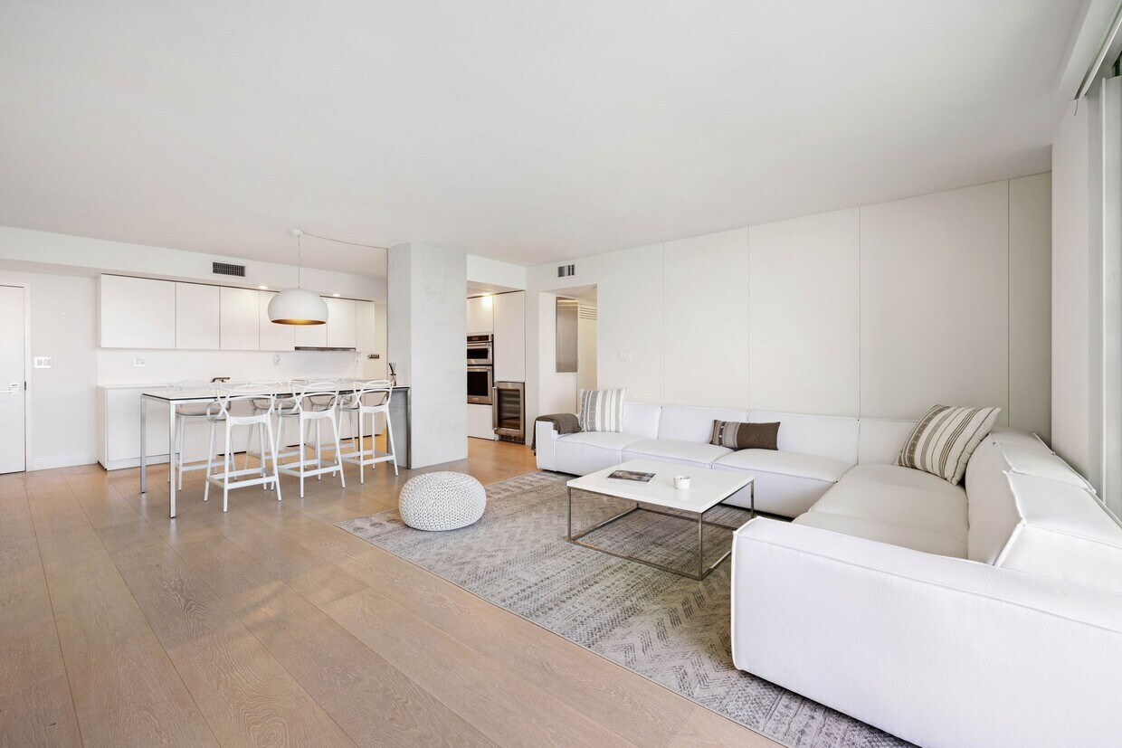 Foto principal - 650 West Ave
