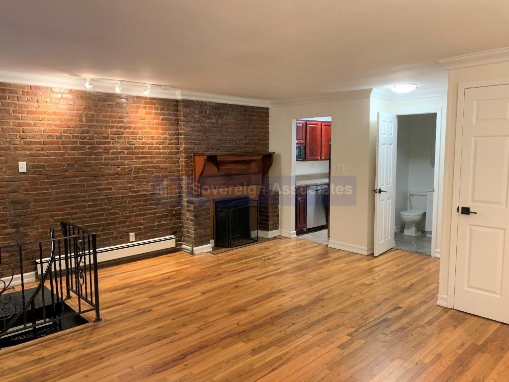 Primary Photo - 130 West 82nd Street