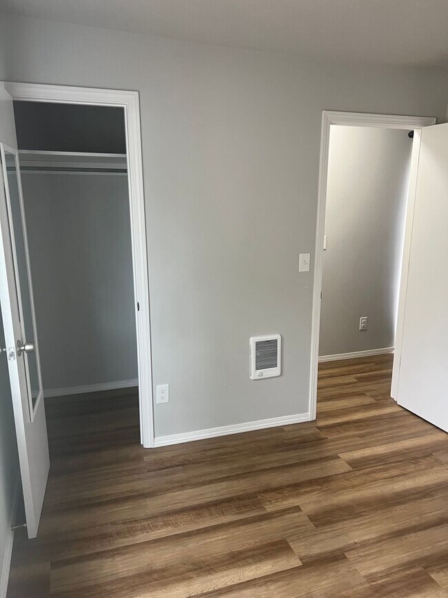 Building Photo - Charming 1 Bed/ 1 Bath Home with Large Yard