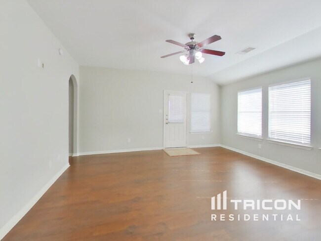 Foto del edificio - 10818 Harston Dr