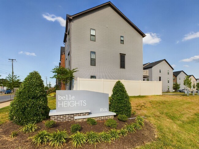 Foto del edificio - 301 W 20th St