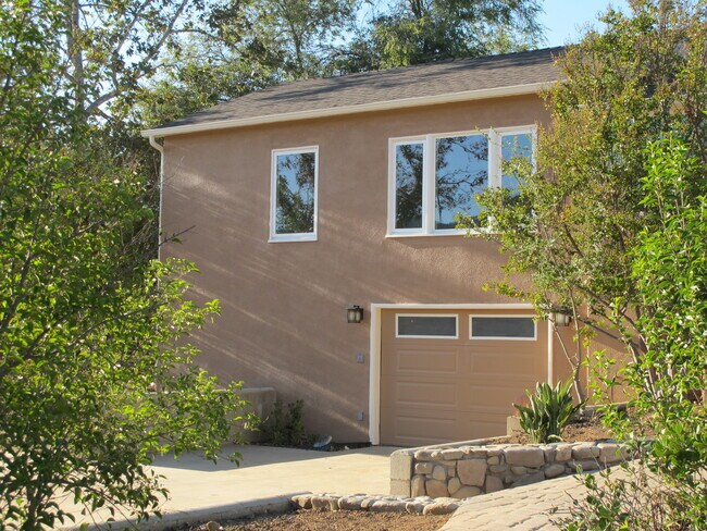 Building Photo - 360 Saddle Ln