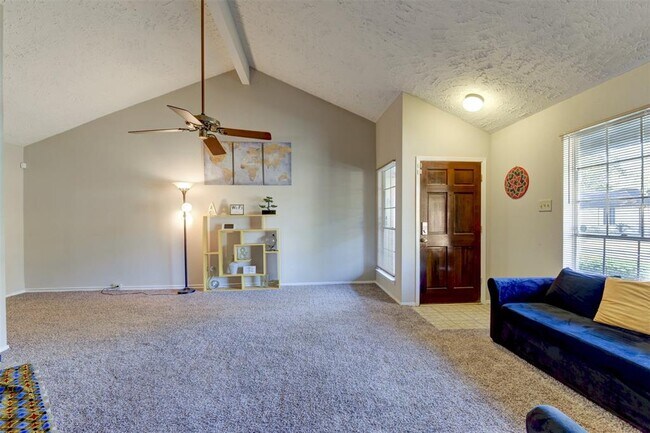 Building Photo - 19411 Lazy Valley Dr
