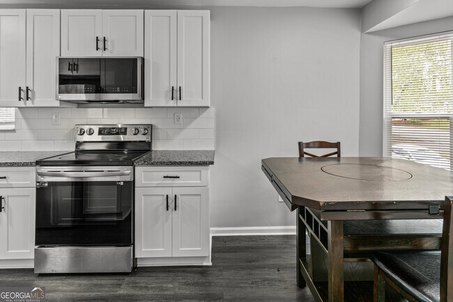 Foto del edificio - 140 Cumberland Ct