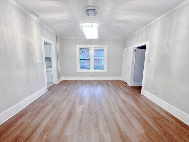Foto del edificio - 420 W Chestnut Ave