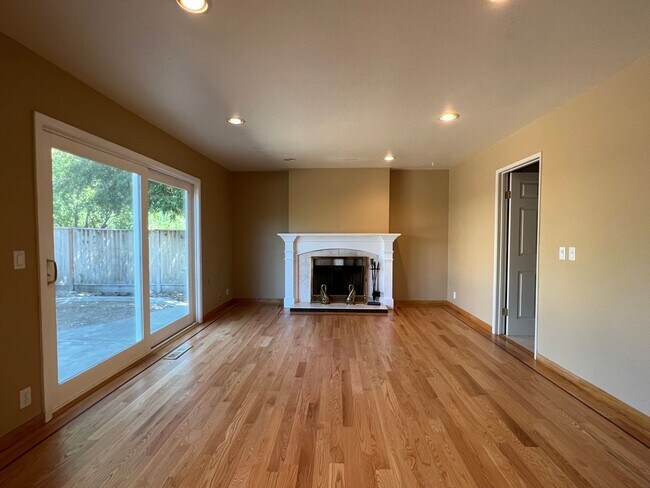 Foto del edificio - 6556 Idlebrook Ct