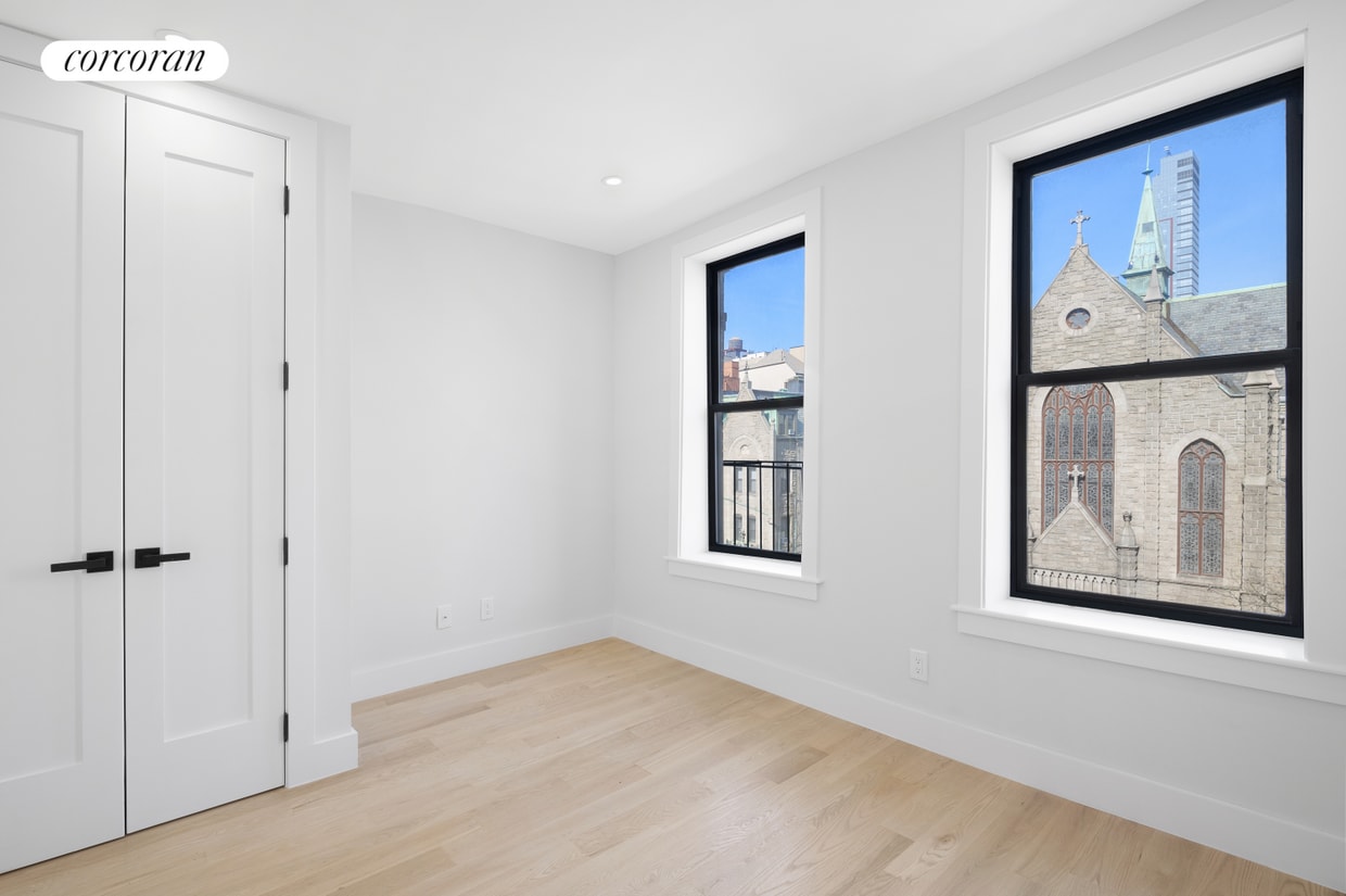 Building Photo - 202 W 96th St