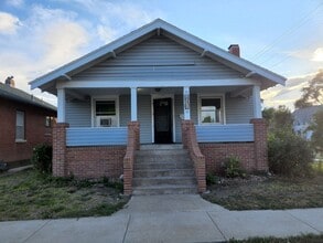 Building Photo - 431 Elm St